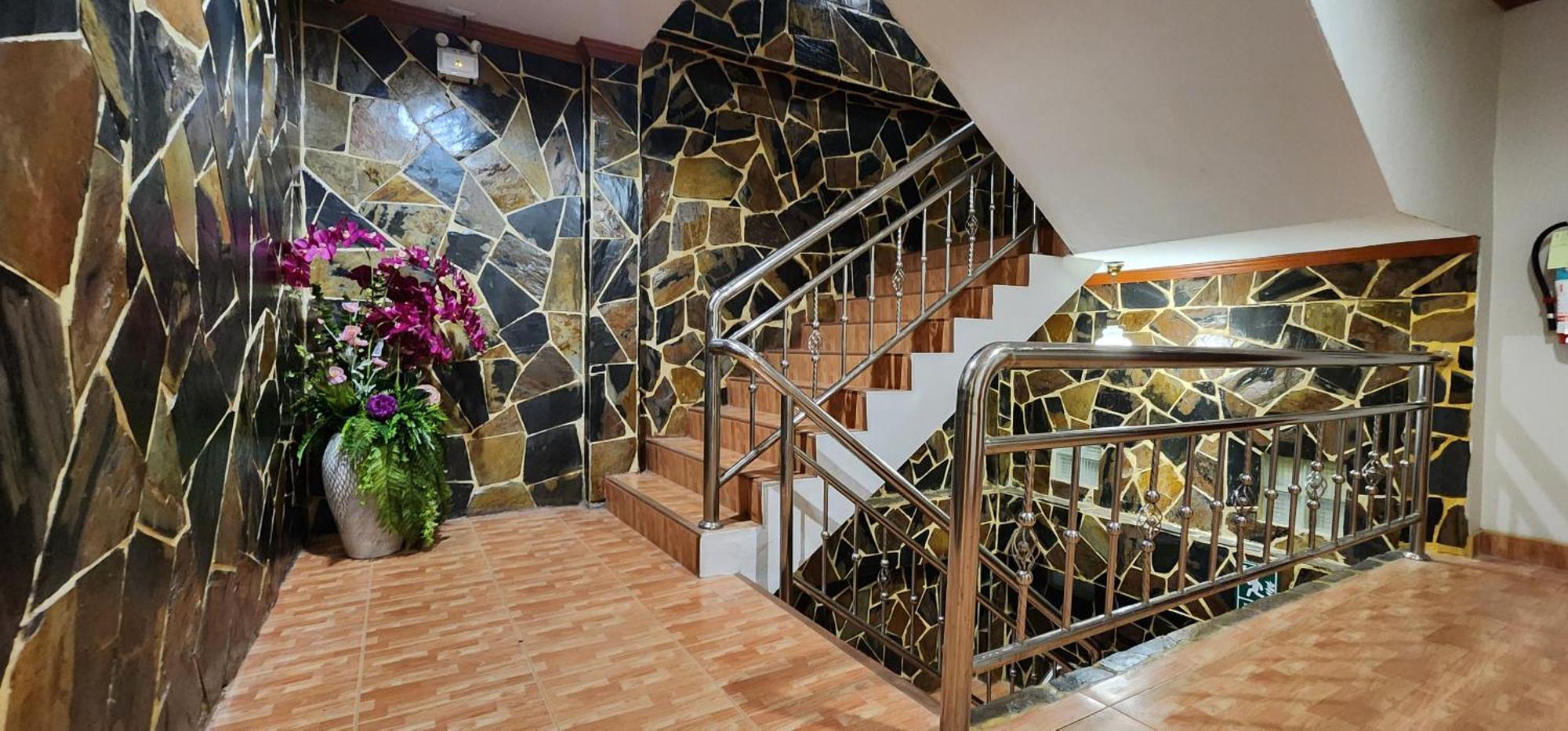 Arya Suites Patong Beach Экстерьер фото