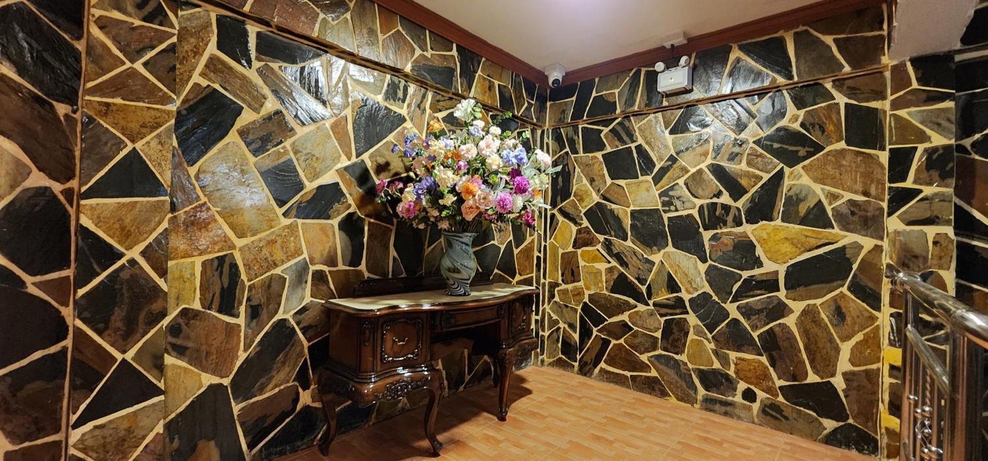 Arya Suites Patong Beach Экстерьер фото