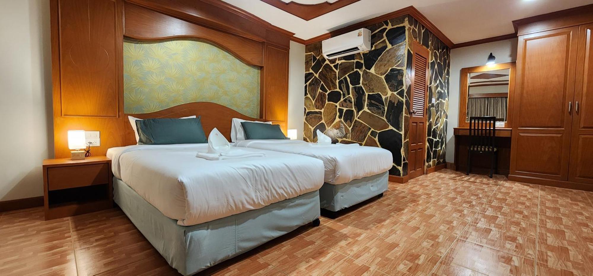 Arya Suites Patong Beach Экстерьер фото