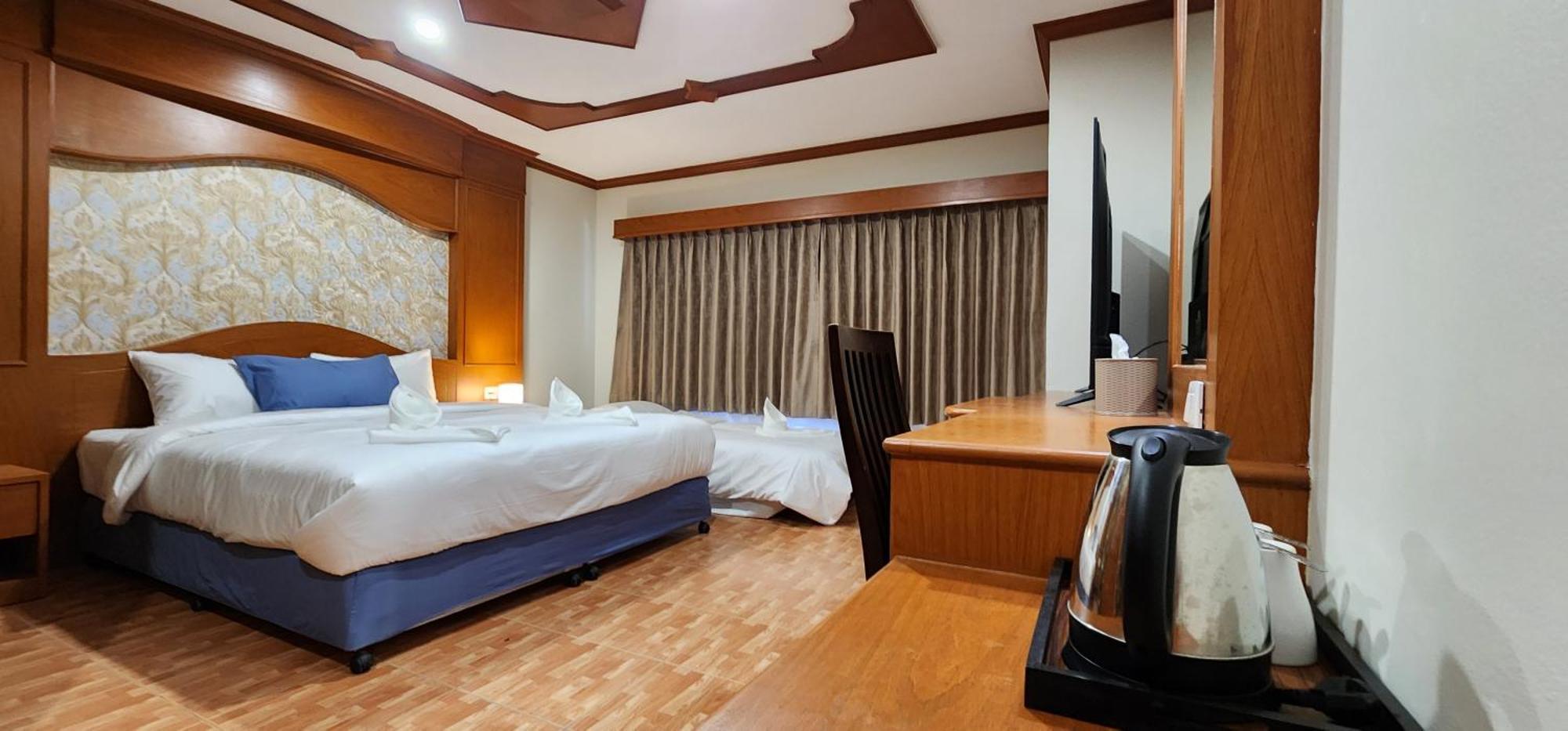 Arya Suites Patong Beach Экстерьер фото