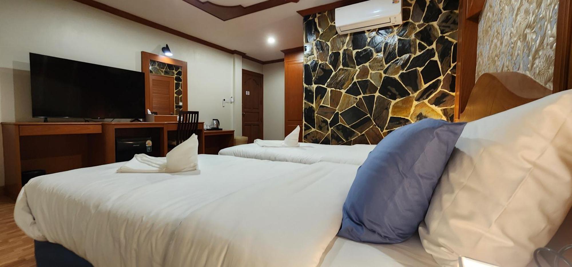 Arya Suites Patong Beach Экстерьер фото